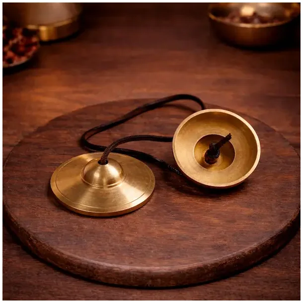 Tingsha klokker i massiv messing 10,5 cm � h�ndlavede med l�dersn�re 47 cm