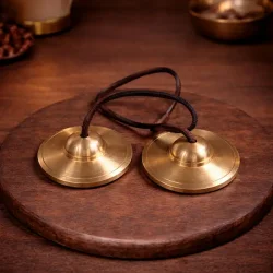 Tingsha klokker i massiv messing 10,5 cm � h�ndlavede med l�dersn�re 47 cm