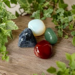 Tro P� Dig Selv krystals�t med Opalit, Sodalit, Karneol og Gr�n Aventurin til selvtillid, intuition, klarhed og personlig udvikling.