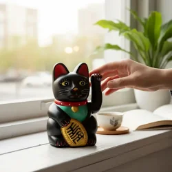 Sort Lucky Cat 13 cm � Symbol p� Held, lykke, Mystik og Beskyttelse
