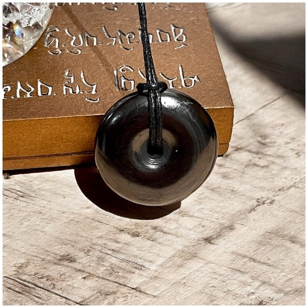 Poleret Pi-stens Vedh�ng i shungit m. sn�re � � 3 cm