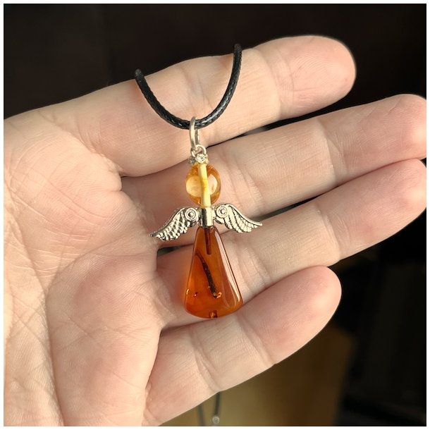 H�ndlavet One of a Kind Engelvedh�ng i �gte Baltisk Rav - 1