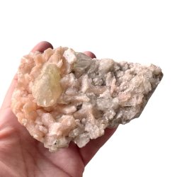 Smuk Zeolitklynge med Rosa og Grn Stilbit  11,5 x 8,5 x 4,2 cm, 315 g