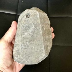 zeolit-med-chalcedon-bagside-520g